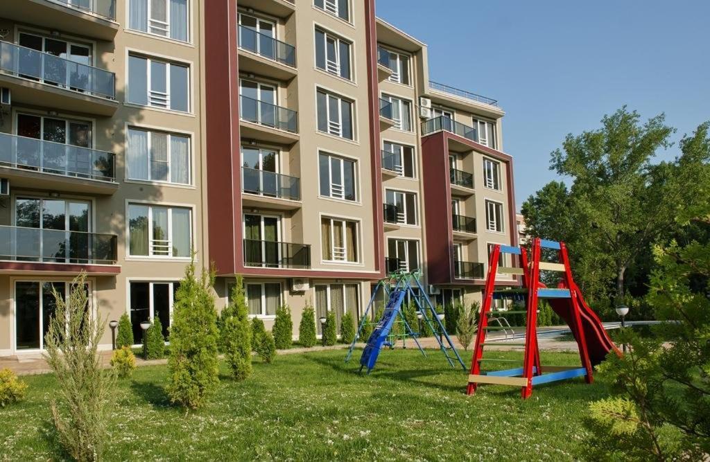 Уютные Апартаменты Vip Park Слънчев бряг Екстериор снимка